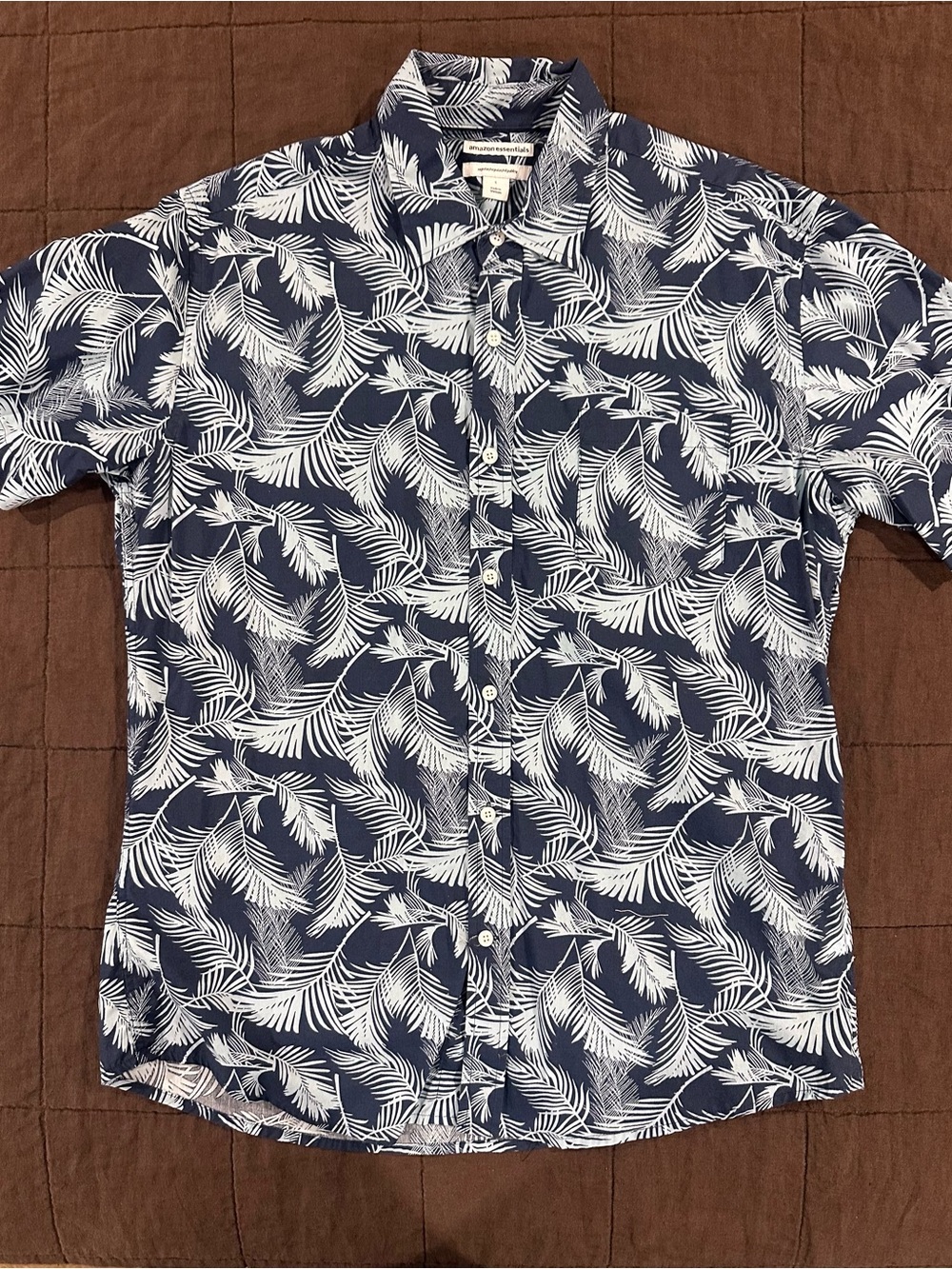 Amazon Essentials Navy and White Palm Leaf Short-Sleeve Button-Down Shirt